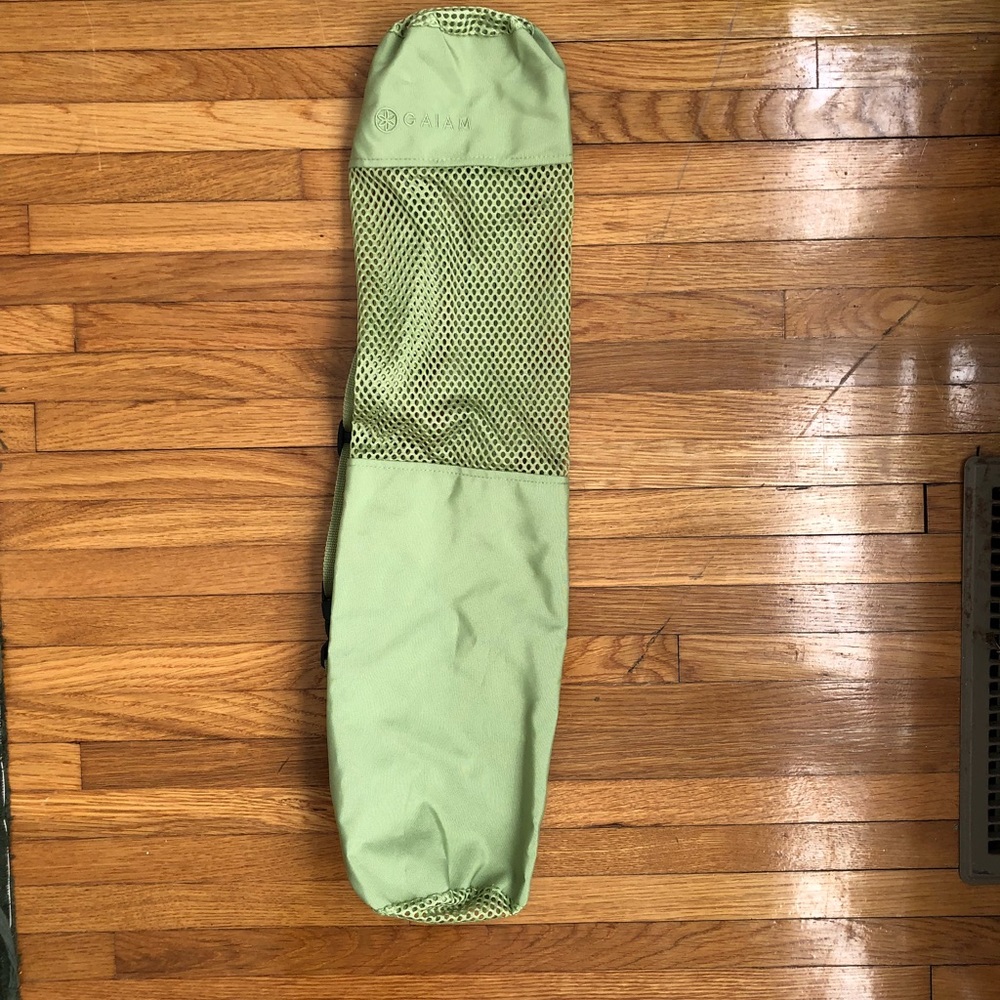 GAIAM yoga mat bag in light green